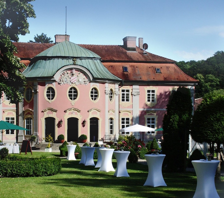 Stehtische Hussen, Schloss Assumstadt - Schloss, Festscheune & Schlosspark
