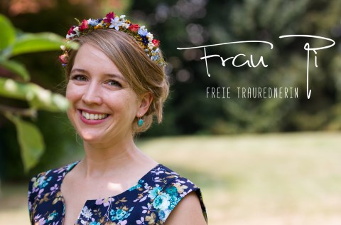 Frau Pi - Freie Traurednerin, Trauredner · Theologen Stuttgart, Kontaktbild Frau Pi - Freie Traurednerin, Trauredner · Theologen Stuttgart, Kontaktbild
