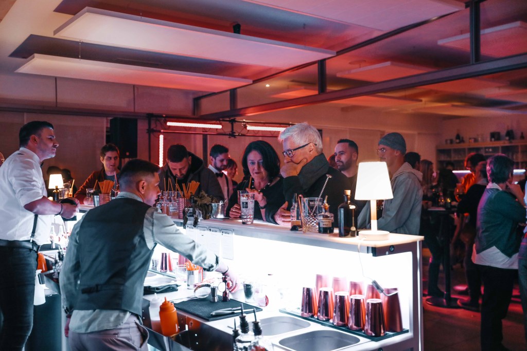 Cocktailbar auf einer Hochzeit