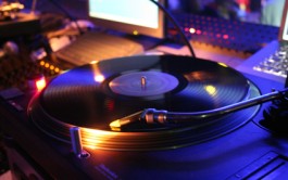Stimmungsmacher Hochzeits-DJ Bild 1